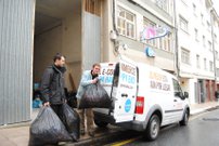 La Apehl entregó hoy los tapones de la campaña para ayudar a la niña de Quiroga nacida sin una mano