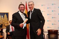Cheché Real, galardonado en la Casa de Galicia en Madrid