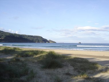 La bandera azul ondeará este verano en 18 playas de A Mariña