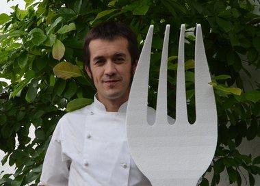 Álvaro Villasante recibe el premio del público en el concurso De Tapas por Galicia