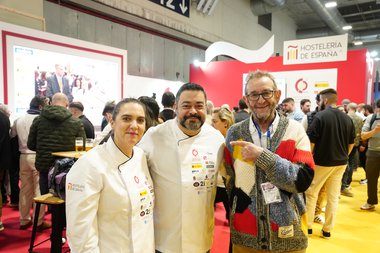 La Apehl, finalista del IV Campeonato Oficial Hostelería de España-Tapas y Pinchos con el cocinero José Luis Pardo, del restaurante El Boni