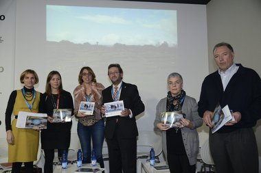 El agua, protagonista de la guía provincial presentada en Fitur