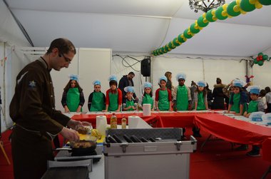 Los niños disfrutaron del segundo taller de cocina de la mano de Rubén García