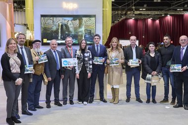 La Apehl dio a conocer en Fitur el volumen 15 de la guía turístico-gastronómica …E para comer, Lugo