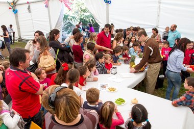 La Apehl colaboró en un taller de cocina infantil enmarcado en el programa del San Froilán Miúdo
